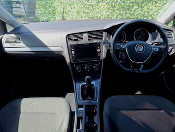 Used Volkswagen Golf 2017 for sale - 79332701: Photo