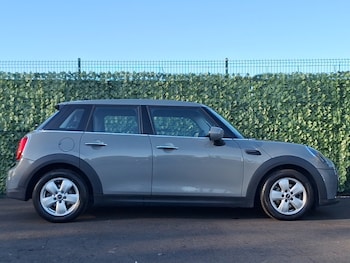 Used MINI Hatch 2022 for sale - 76630700: Photo