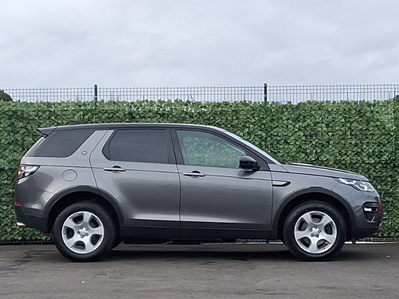 Used Land Rover Discovery Sport 2017 for sale - 77682647: Photo 2