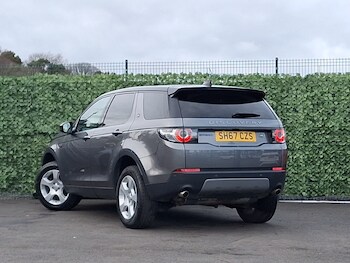 Used Land Rover Discovery Sport 2017 for sale - 77682647: Photo