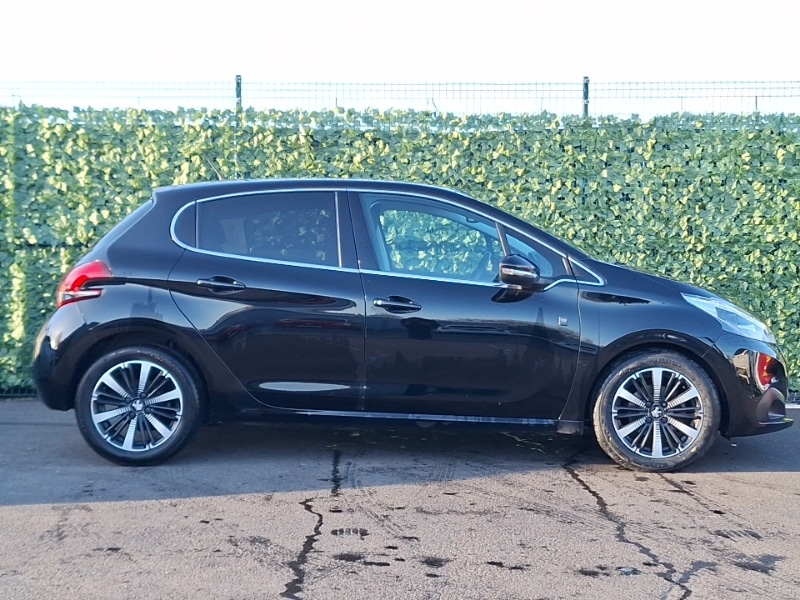 Used Peugeot 208 2019 for sale - 77736650: Photo 2