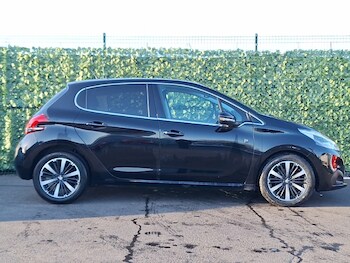Used Peugeot 208 2019 for sale - 77736650: Photo