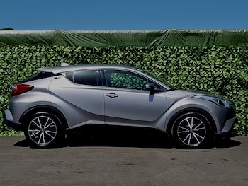 Used Toyota C-HR 2017 for sale - 78675218: Photo
