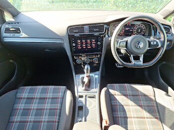 Used Volkswagen Golf 2019 for sale - 78447001: Photo