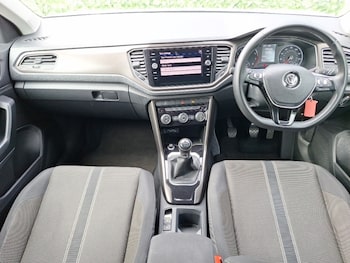 Used Volkswagen T-Roc 2019 for sale - 78238660: Photo