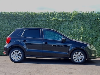 Used Volkswagen Polo 2015 for sale - 79332710: Photo