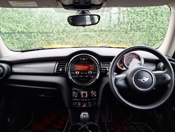 Used MINI Hatch 2018 for sale - 76465415: Photo