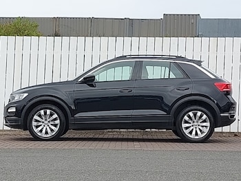 Used Volkswagen T-Roc 2019 for sale - 75526433: Photo