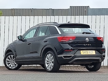 Used Volkswagen T-Roc 2019 for sale - 75526433: Photo