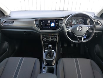 Used Volkswagen T-Roc 2019 for sale - 75526433: Photo