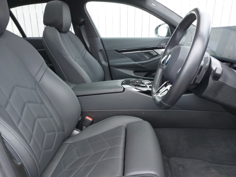 Used BMW 5 Series 2024 for sale - 76272015: Photo 11