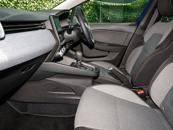 Used Renault Clio 2024 for sale - 79101434: Photo