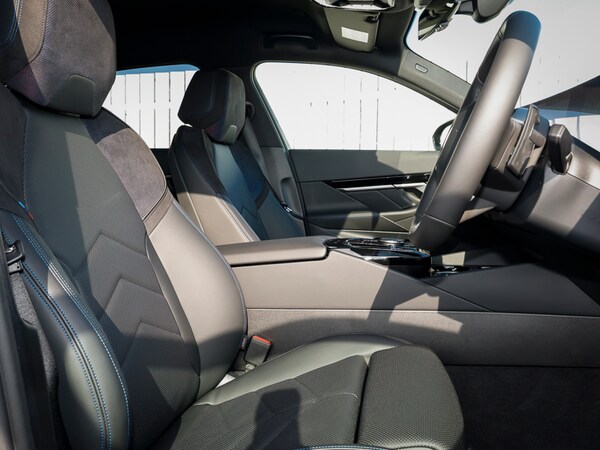 Used BMW 5 Series 2025 for sale - 74085128: Photo 11