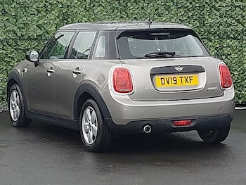 Used MINI Hatch 2019 for sale - 77637207: Photo