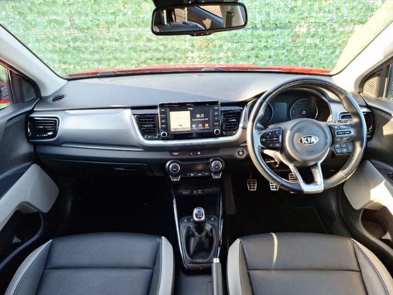 Used Kia Stonic 2019 for sale - 78057355: Photo 2