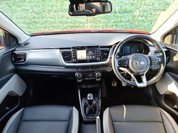 Used Kia Stonic 2019 for sale - 78057355: Photo