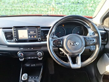 Used Kia Stonic 2019 for sale - 78057355: Photo