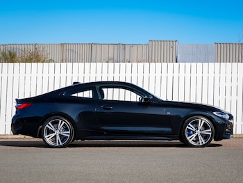 Used BMW 4 Series 2022 for sale - 75101610: Photo