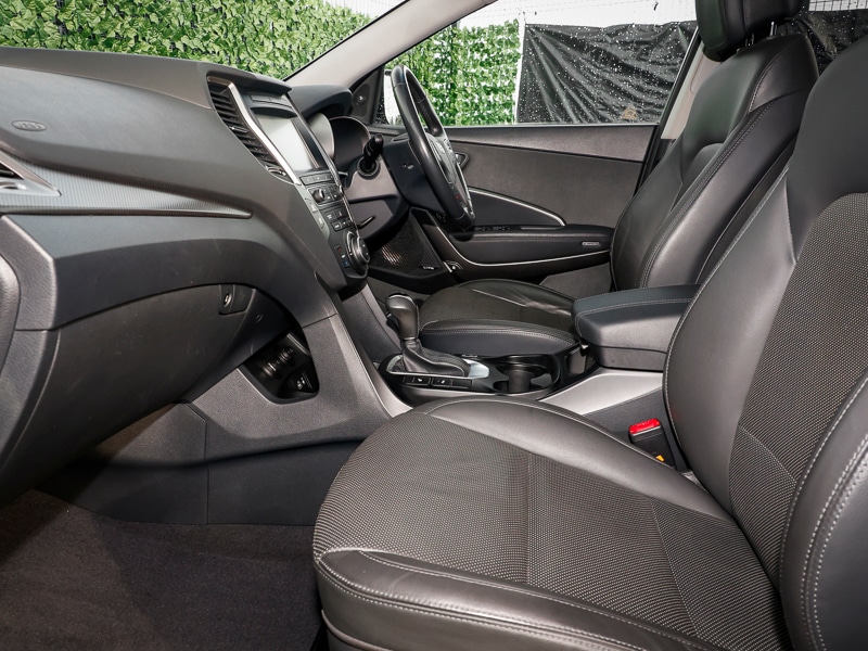 Used Hyundai Santa Fe 2018 for sale - 76471779: Photo 2