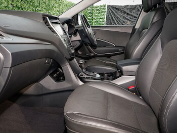 Used Hyundai Santa Fe 2018 for sale - 76471779: Photo