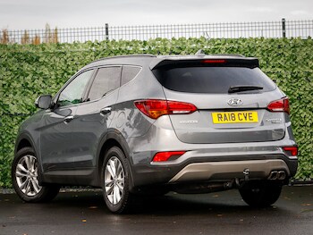 Used Hyundai Santa Fe 2018 for sale - 76471779: Photo