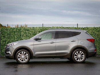 Used Hyundai Santa Fe 2018 for sale - 76471779: Photo