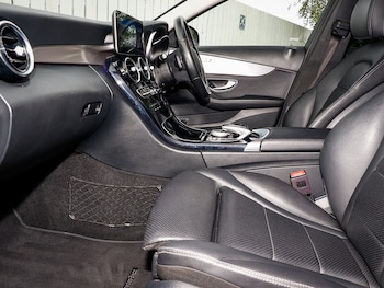 Used Mercedes-Benz C-Class 2019 for sale - 76116438: Photo 2