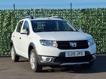 Used Dacia Sandero Stepway 2015 for sale - 77969435: Photo