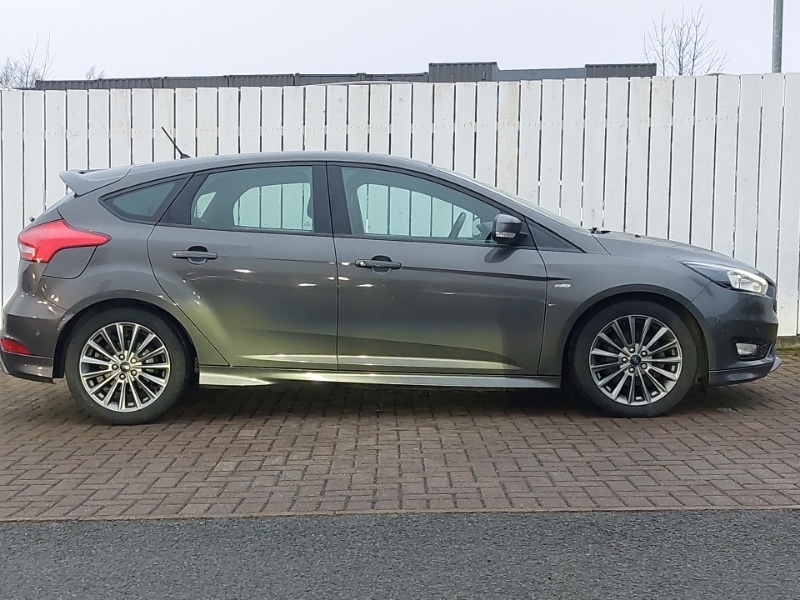 Used Ford Focus 2017 for sale - 78203056: Photo 2