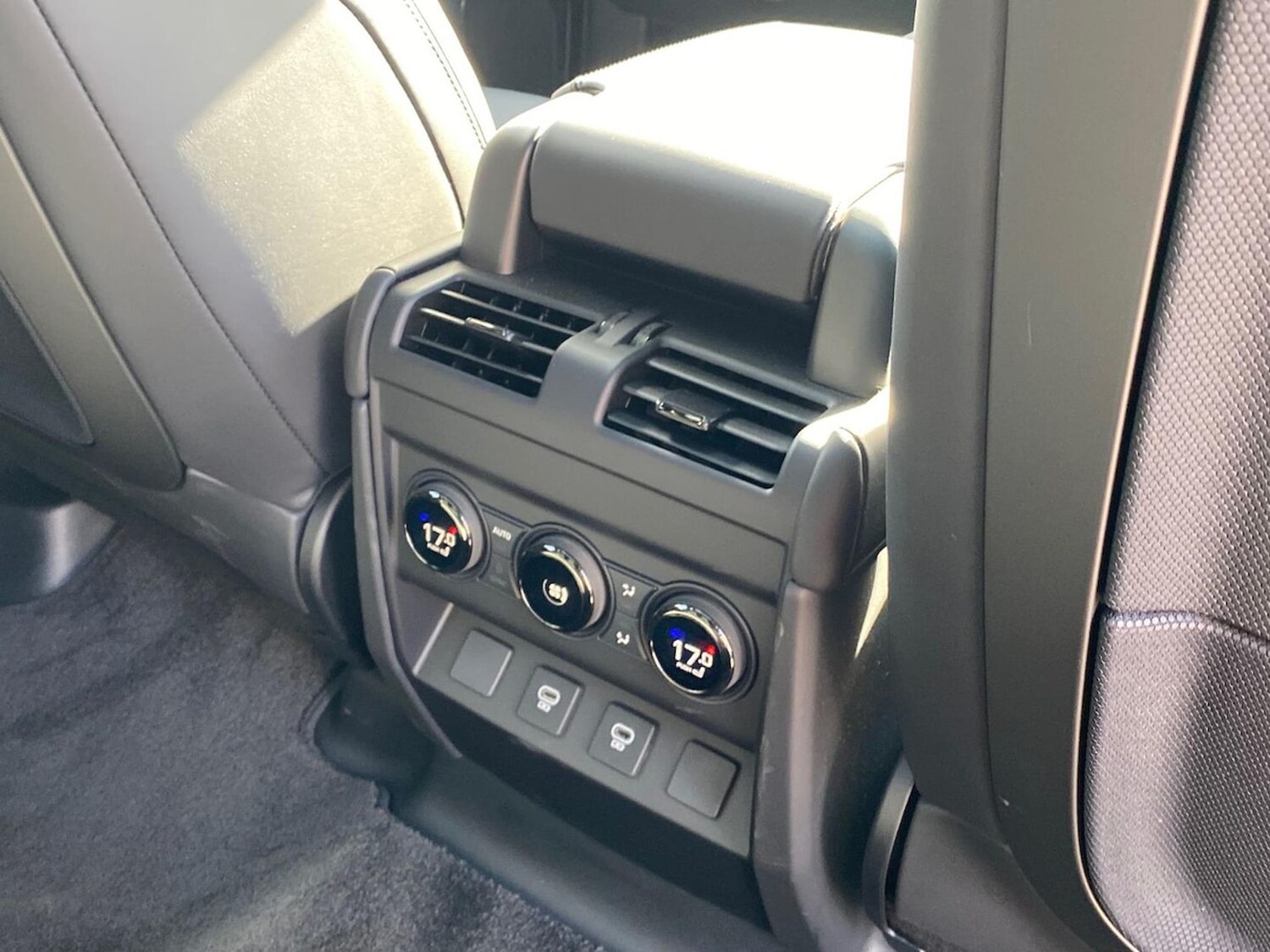 Used Land Rover Defender 2025 for sale - 77487832: Photo 18