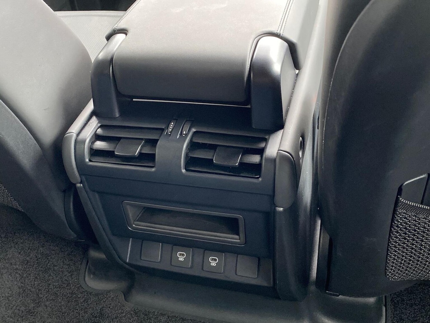 Used Land Rover Defender 2024 for sale - 78026102: Photo 18