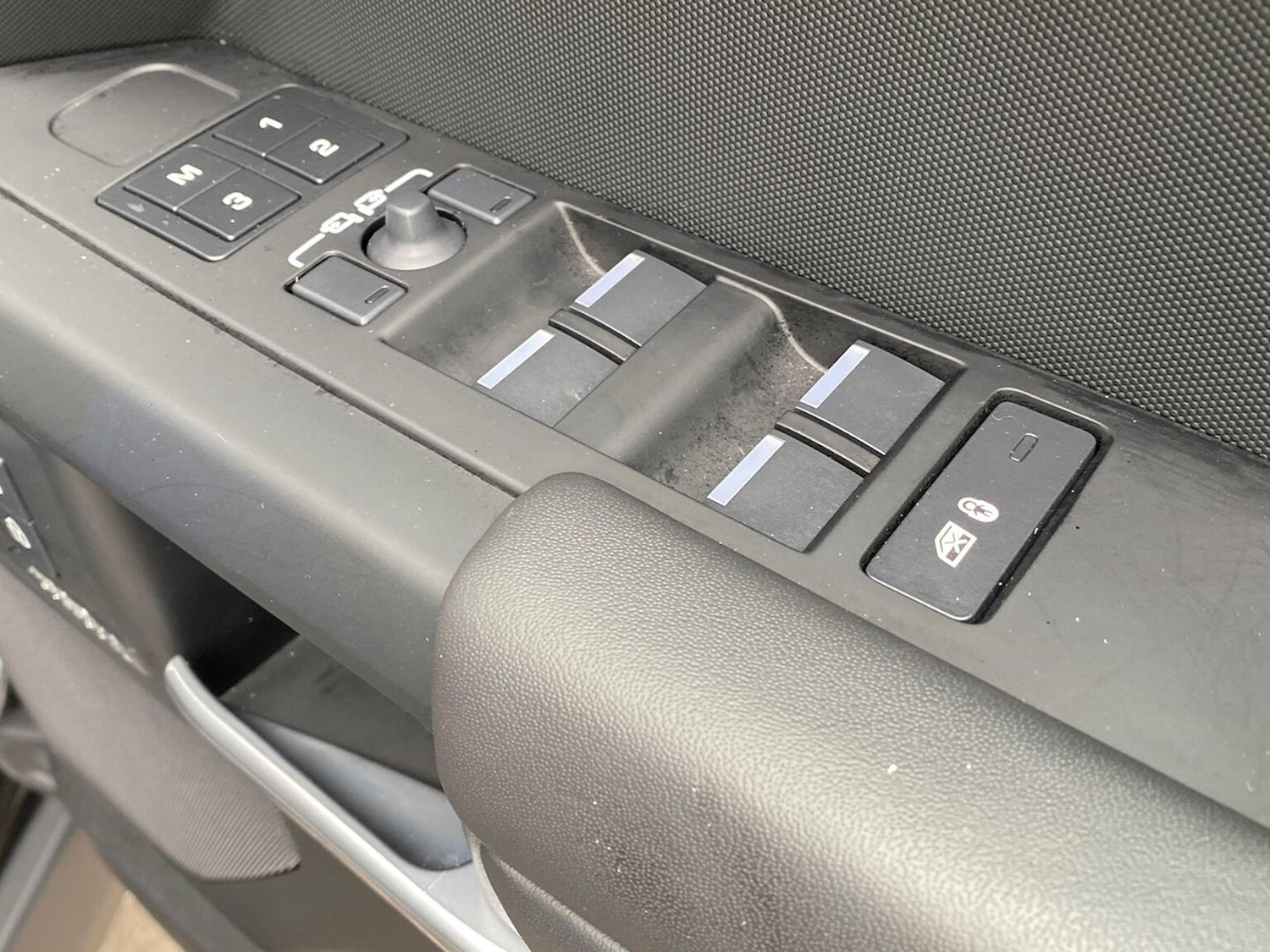 Used Land Rover Defender 2024 for sale - 78026102: Photo 22