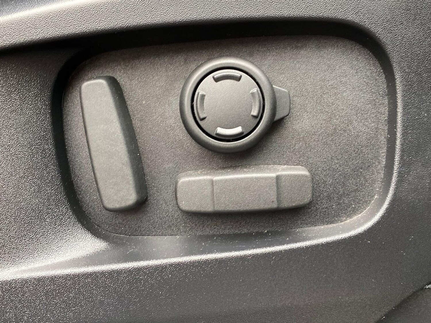 Used Land Rover Defender 2024 for sale - 78026102: Photo 24