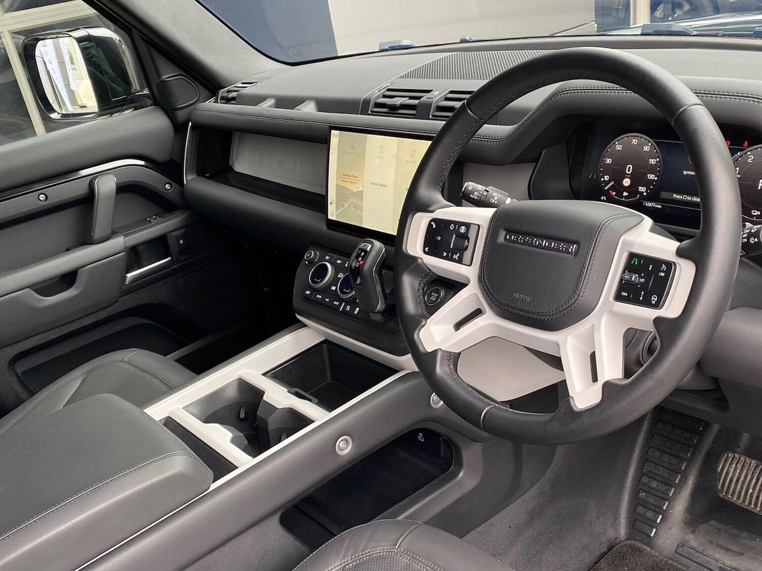 Used Land Rover Defender 2024 for sale - 78026102: Photo 25