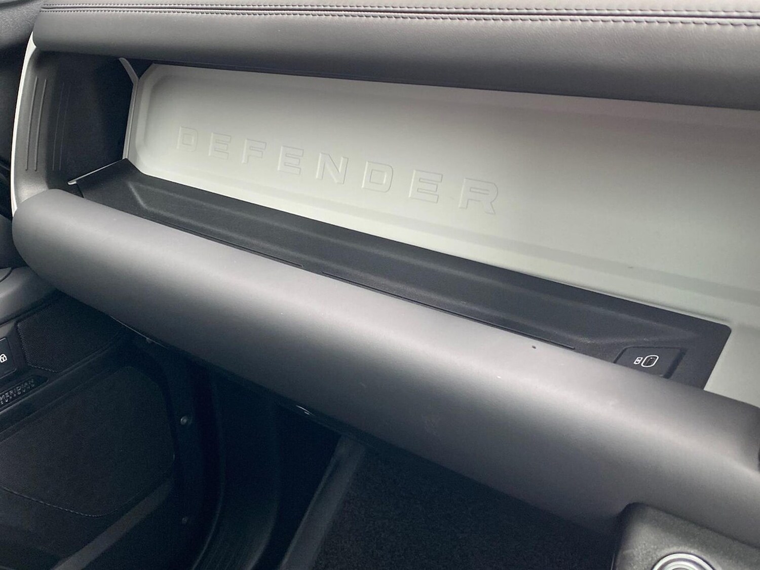 Used Land Rover Defender 2024 for sale - 78026102: Photo 38