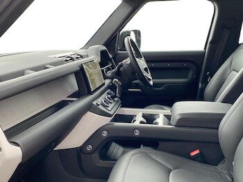 Used Land Rover Defender 2024 for sale - 78026102: Photo