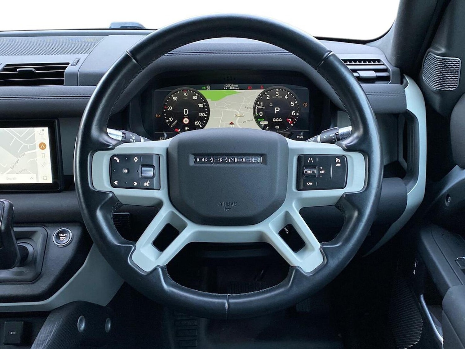 Used Land Rover Defender 2021 for sale - 76879716: Photo 15