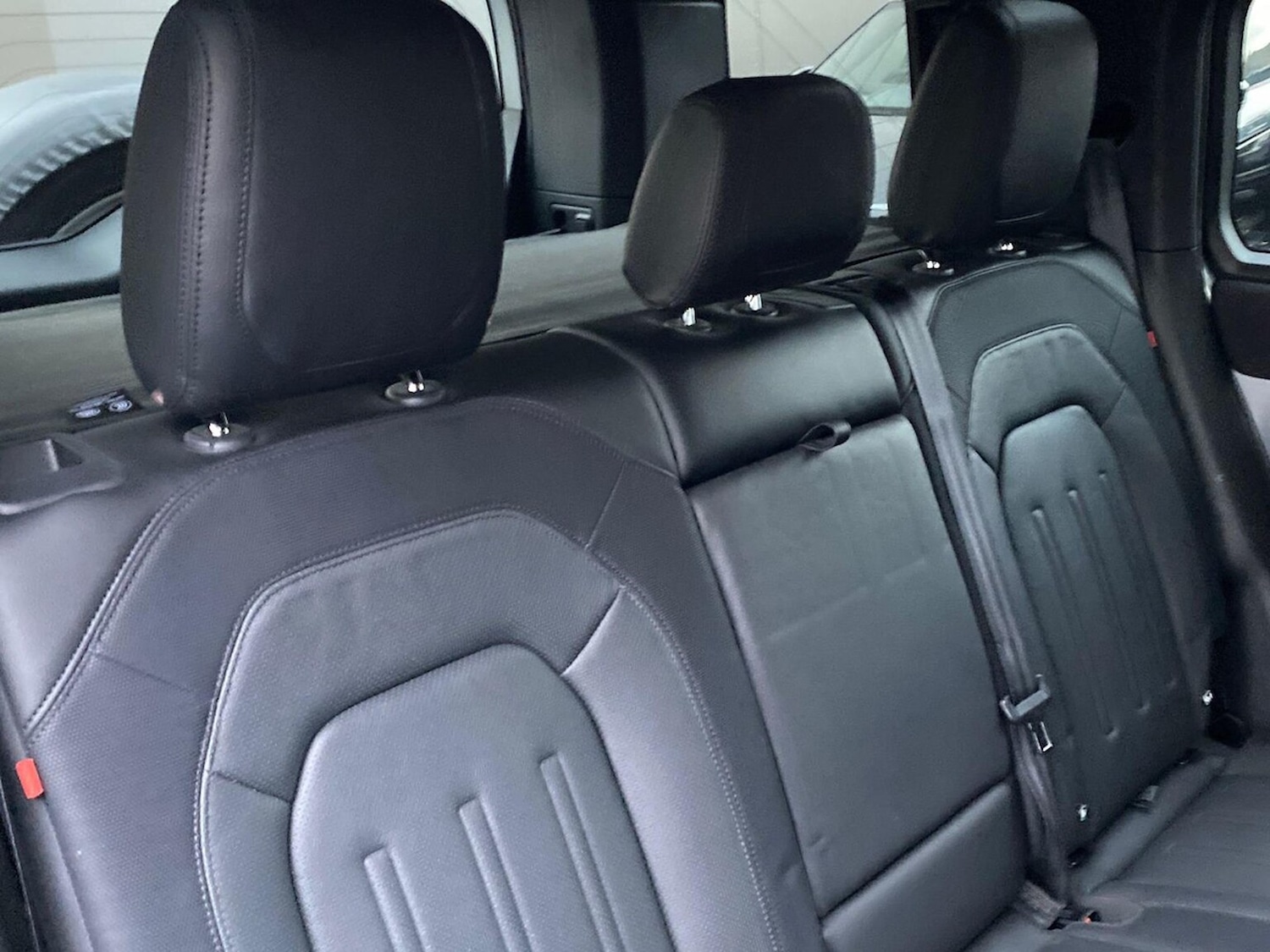 Used Land Rover Defender 2021 for sale - 76879716: Photo 23