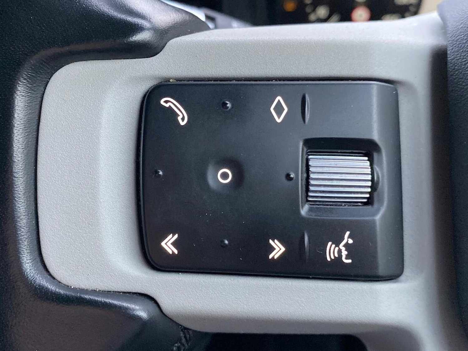 Used Land Rover Defender 2021 for sale - 76879716: Photo 28