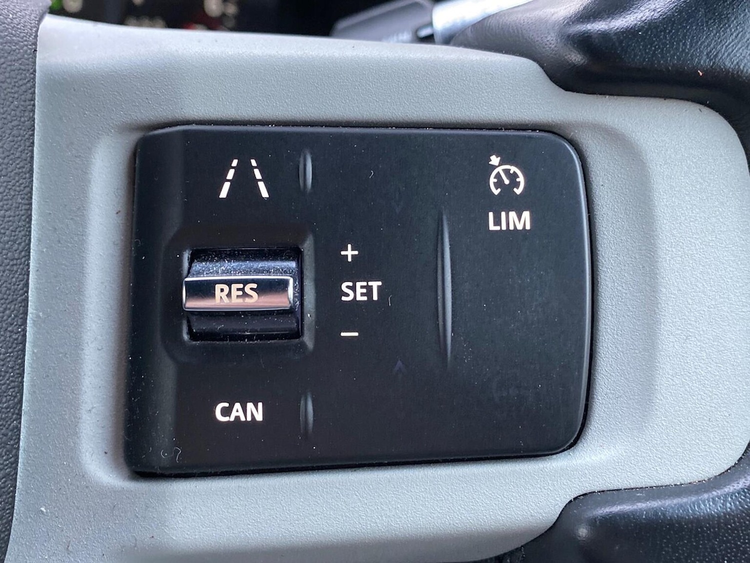 Used Land Rover Defender 2021 for sale - 76879716: Photo 29