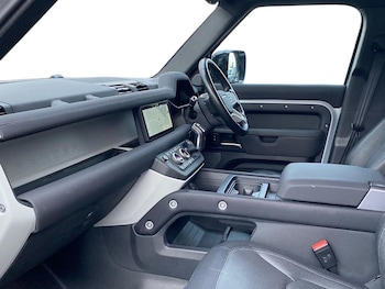 Used Land Rover Defender 2021 for sale - 76879716: Photo