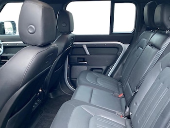 Used Land Rover Defender 2021 for sale - 76879716: Photo