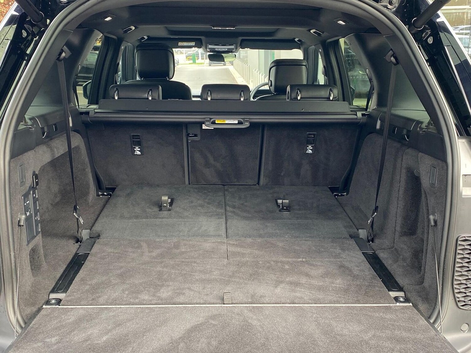 Used Land Rover Discovery 2024 for sale - 76198378: Photo 10