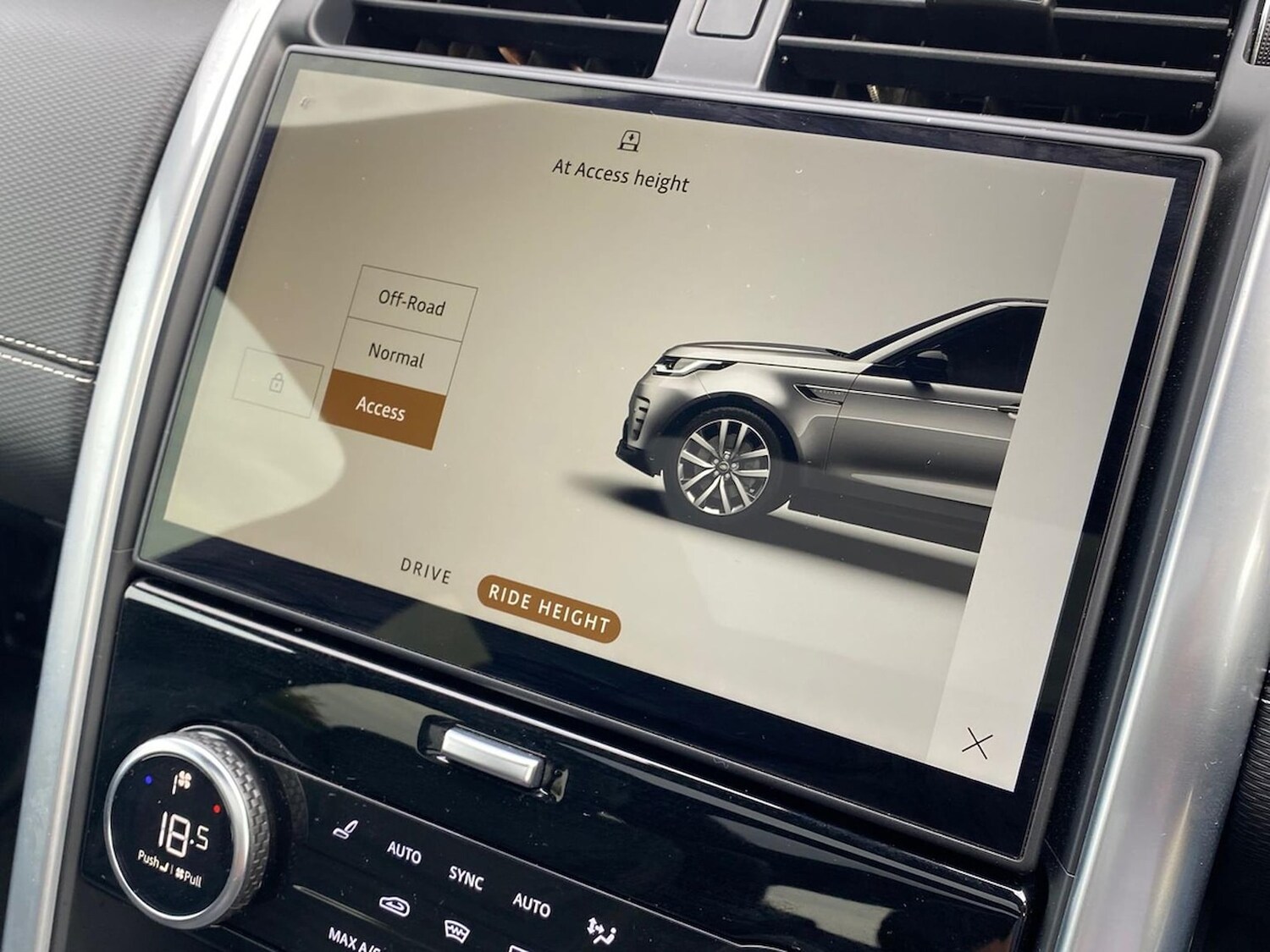 Used Land Rover Discovery 2024 for sale - 76198378: Photo 32