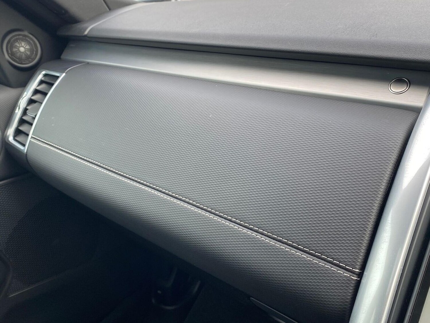 Used Land Rover Discovery 2024 for sale - 76198378: Photo 39