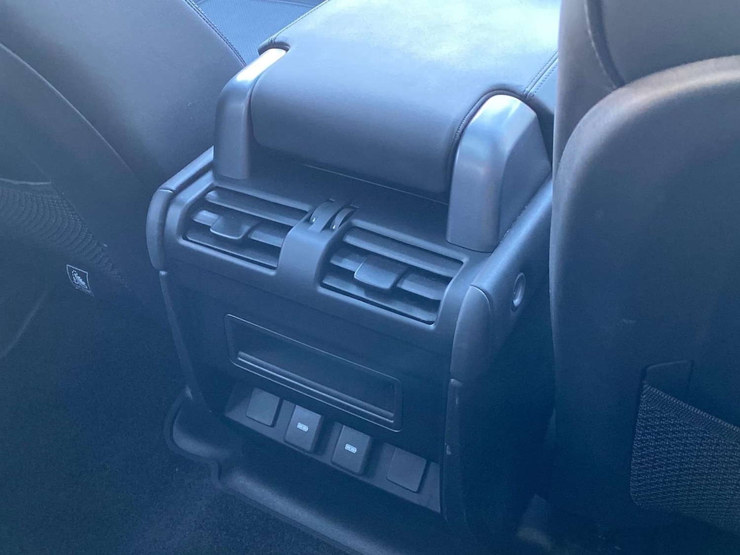 Used Land Rover Defender 2023 for sale - 76906371: Photo 18