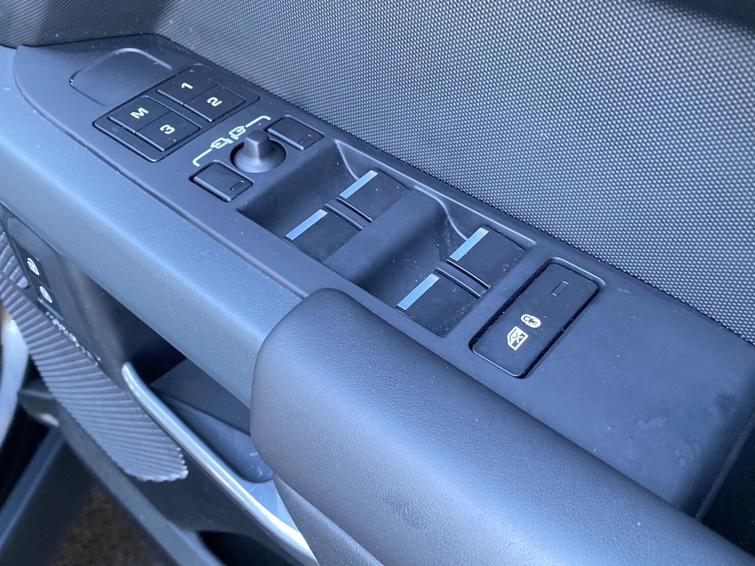 Used Land Rover Defender 2023 for sale - 76906371: Photo 24