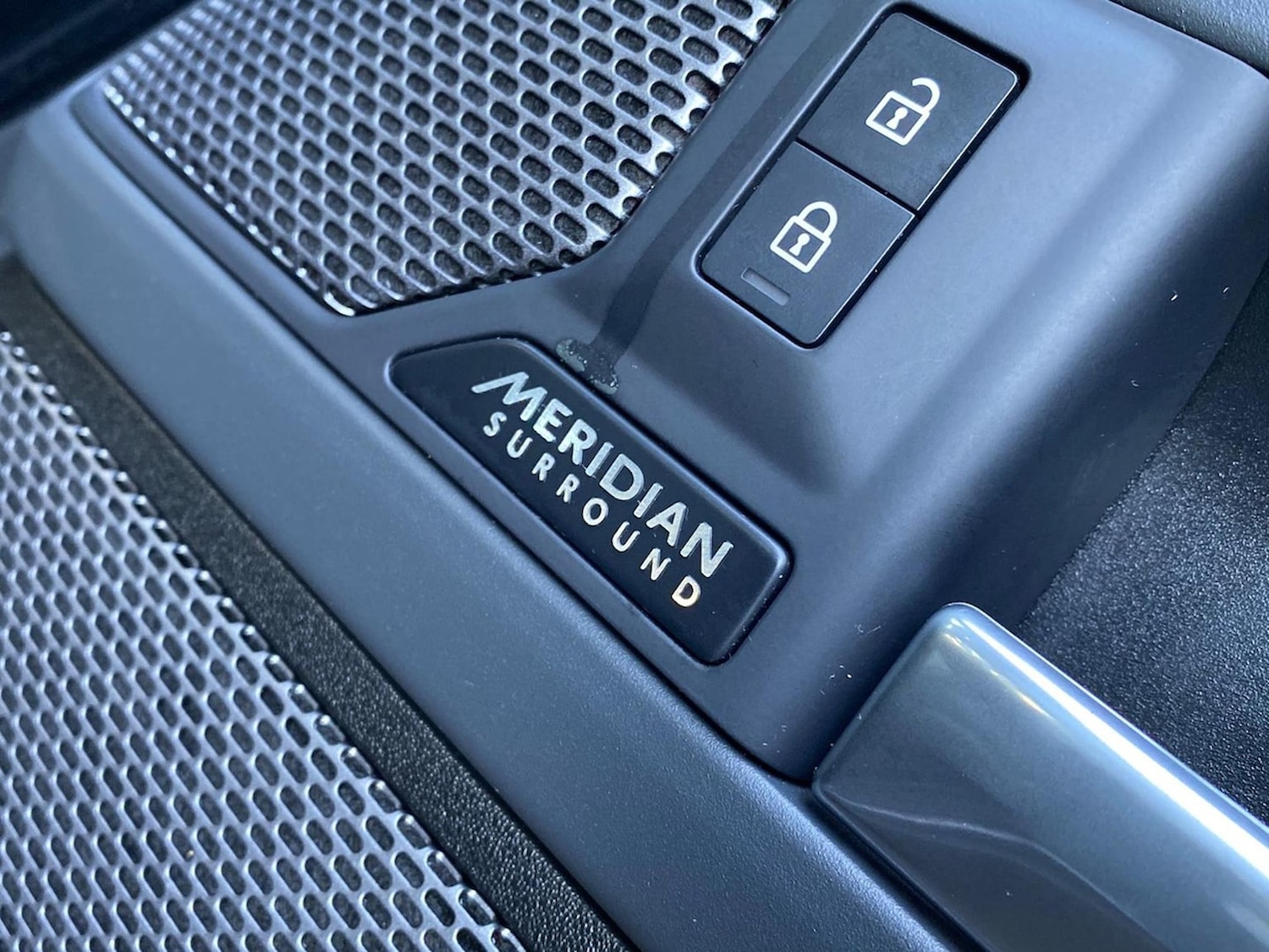 Used Land Rover Defender 2023 for sale - 76906371: Photo 25