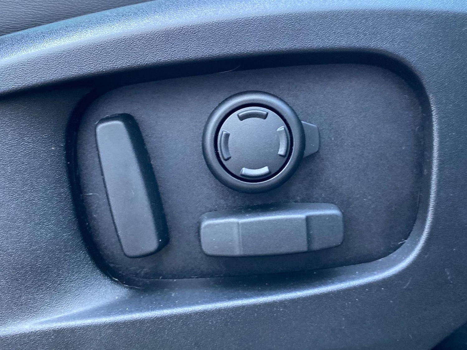 Used Land Rover Defender 2023 for sale - 76906371: Photo 26