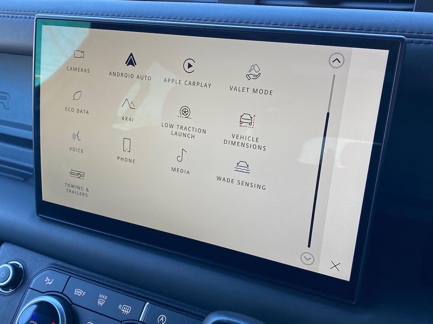 Used Land Rover Defender 2023 for sale - 76906371: Photo 30